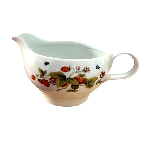 Vintage Ilmenau Porcelain Creamer With Strawberry & Bee Design - Picture 1 of 2